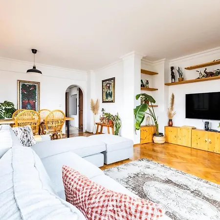 Flat W Balcony 10 Min To Toy Museum And Marmaray Istanbul