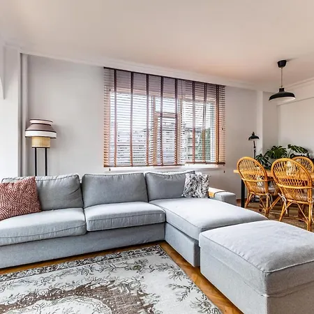 Flat W Balcony 10 Min To Toy Museum And Marmaray * Istanbul