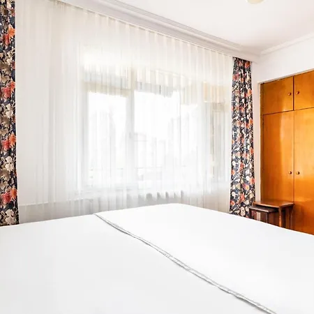Flat W Balcony 10 Min To Toy Museum And Marmaray * Istanbul