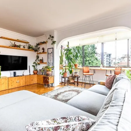 Flat W Balcony 10 Min To Toy Museum And Marmaray *